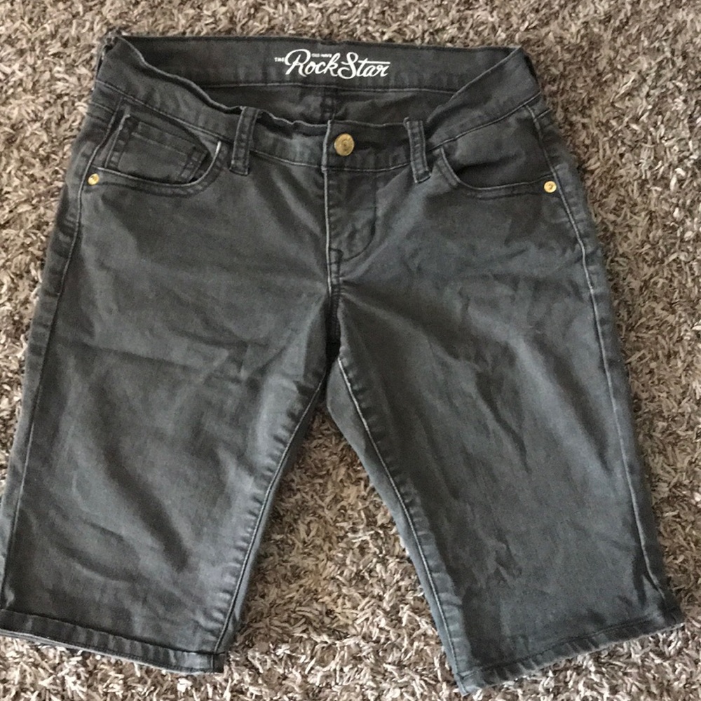 Olive green Bermuda short